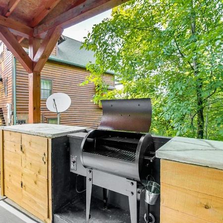 Fabulous Pet-Friendly, Family Cabin With Outdoor Kitchen, Hot Tub, Sauna, Fireplace, Theater Room, Arcade, Pool Table, And Fire Pit Within Minuties Of Dollywood Севьервилл Экстерьер фото