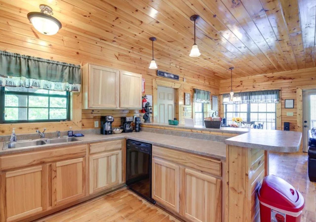 Fabulous Pet-Friendly, Family Cabin With Outdoor Kitchen, Hot Tub, Sauna, Fireplace, Theater Room, Arcade, Pool Table, And Fire Pit Within Minuties Of Dollywood Севьервилл Экстерьер фото