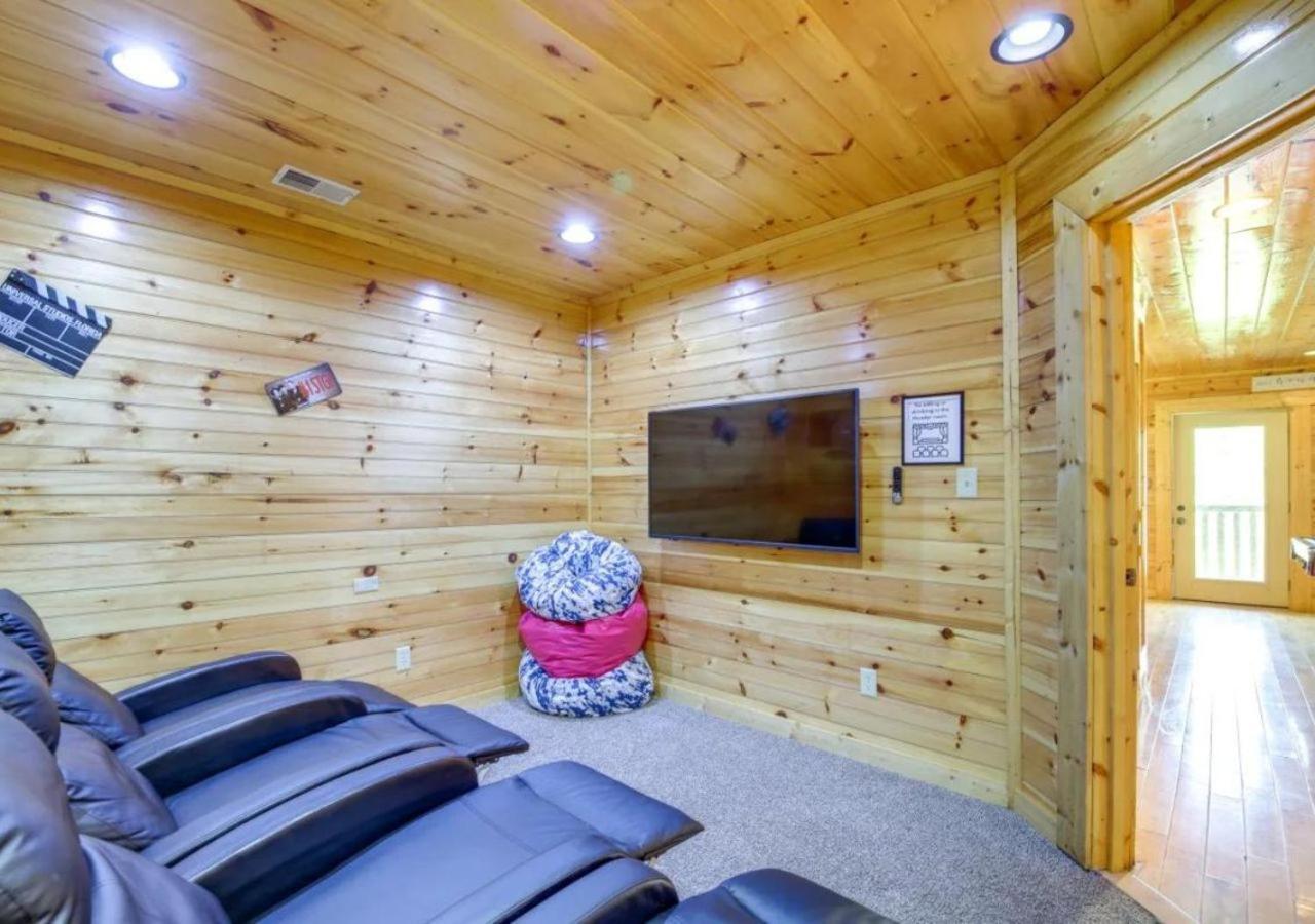 Fabulous Pet-Friendly, Family Cabin With Outdoor Kitchen, Hot Tub, Sauna, Fireplace, Theater Room, Arcade, Pool Table, And Fire Pit Within Minuties Of Dollywood Севьервилл Экстерьер фото